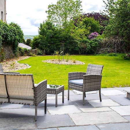 Dingle Garden Townhouse Bed and Breakfast Εξωτερικό φωτογραφία The garden of the house