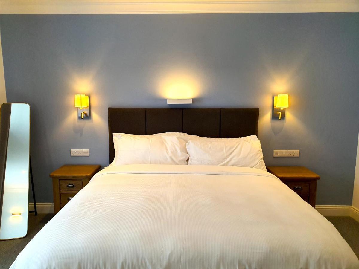 Dingle Garden Townhouse Bed and Breakfast Εξωτερικό φωτογραφία A bedroom at the hotel