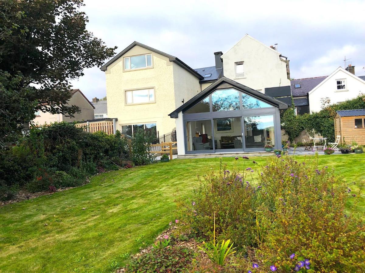 Dingle Garden Townhouse Bed and Breakfast Εξωτερικό φωτογραφία The house of the artist in 2019