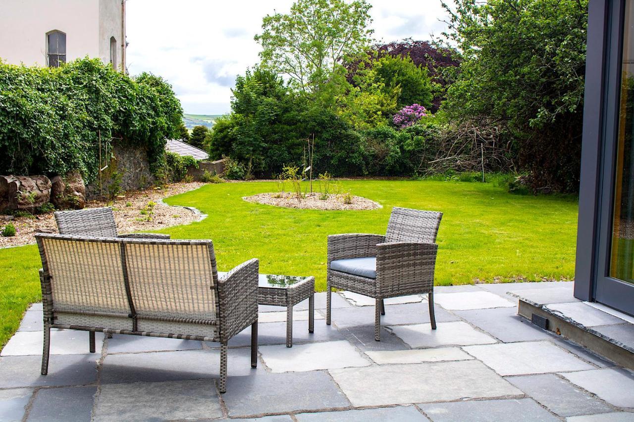 Dingle Garden Townhouse Bed and Breakfast Εξωτερικό φωτογραφία The garden of the house