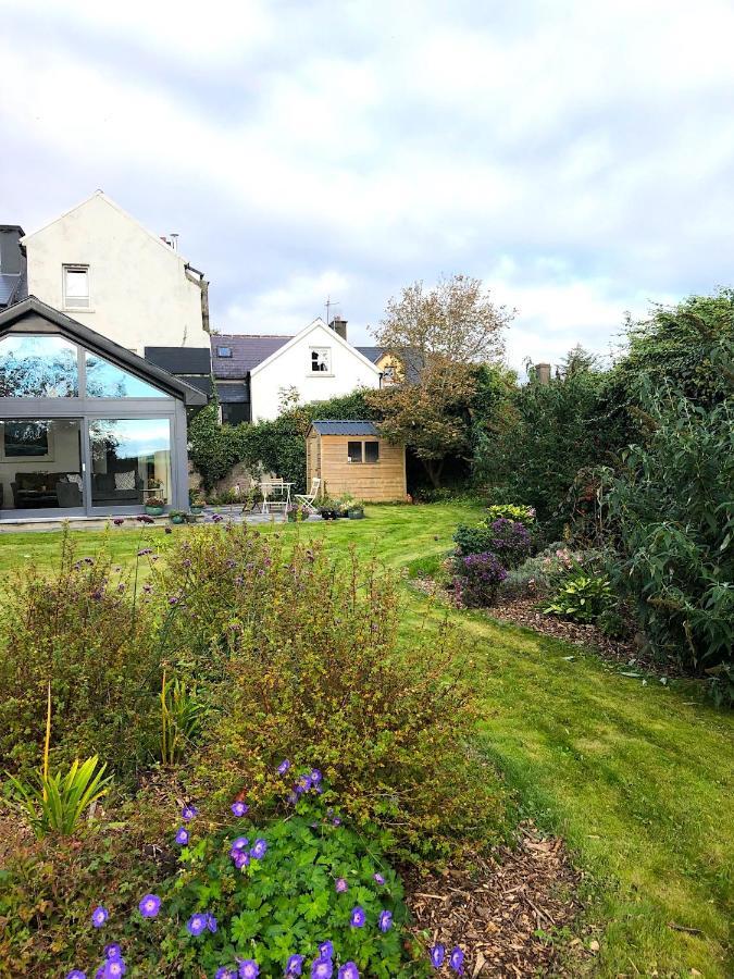 Dingle Garden Townhouse Bed and Breakfast Εξωτερικό φωτογραφία The garden of the house