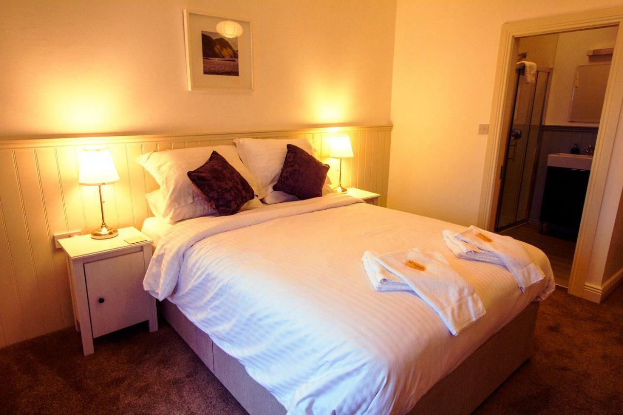 Dingle Garden Townhouse Bed and Breakfast Εξωτερικό φωτογραφία A bedroom at the hotel